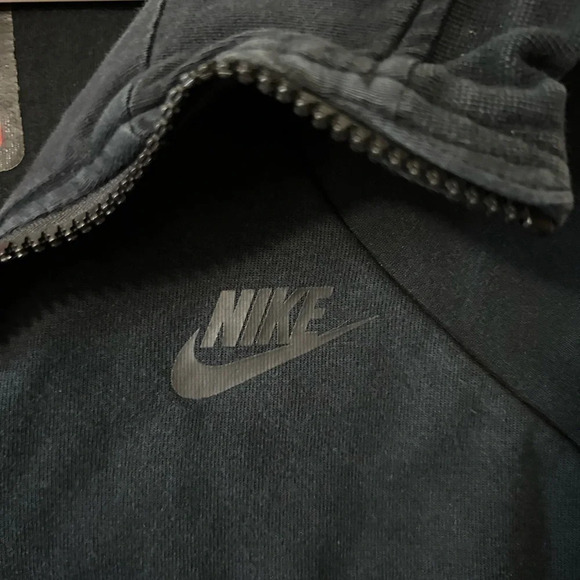 Nike Zip Up Hoodie - Picture 2 of 6